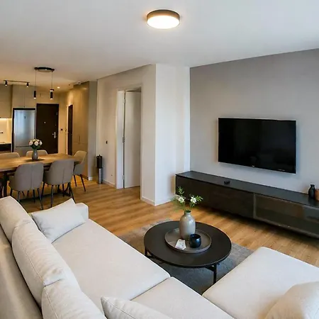 2 Bedroom Lovely In
