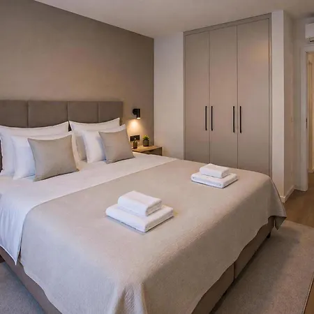 2 Bedroom Lovely In דירה רוגוזניצה